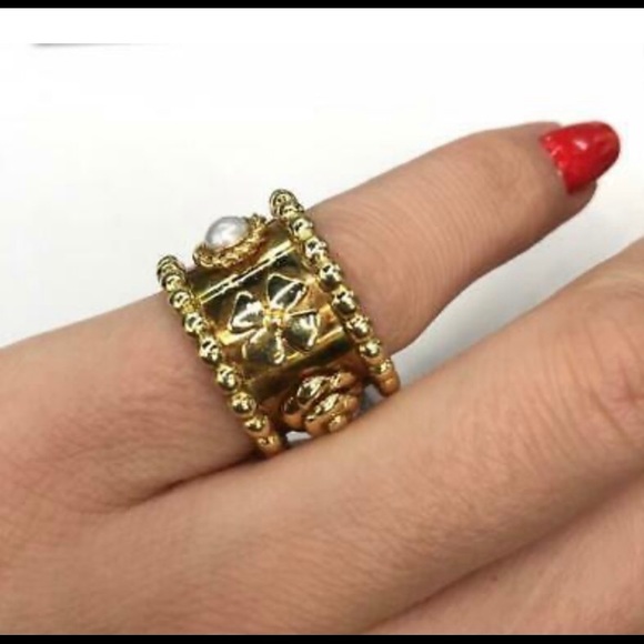 CHANEL 18K YELLOW GOLD PEARL CLOVEF RING SIZE 4.5 - Picture 5 of 6